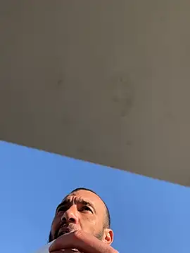 donnuozfutura online show from February 6, 2025, 8:50 am