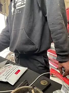 donnuozfutura online show from February 25, 2025, 12:16 pm