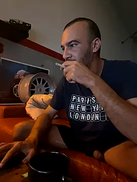 donnuozfutura online show from October 5, 2025, 6:04 am