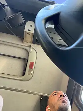 donnuozfutura online show from October 27, 2025, 8:48 am