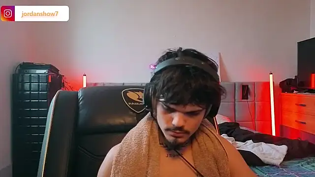 Snapshot of JordanShow chatting on May 6, 2026, 6:45 pm JordanShow online show from May 6, 2026, 6:45 pm