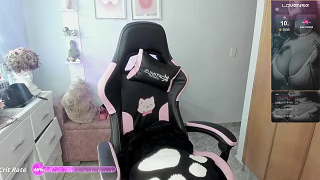 Melannyy  online show from April 21, 2026, 1:42 am