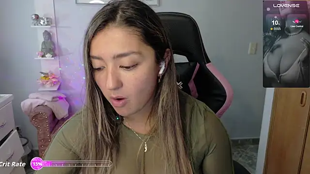 Snapshot of Melannyy_ chatting on May 25, 2026, 1:05 am Melannyy online show from May 25, 2026, 1:05 am