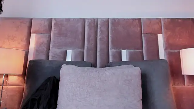 Nia Bunny online show from November 19, 2025, 12:16 pm