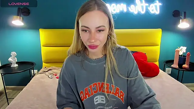 Diana Garrett online show from March 26, 2026, 1:37 am