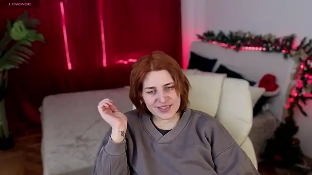 FoxyRayy online show from November 25, 2025, 9:09 am