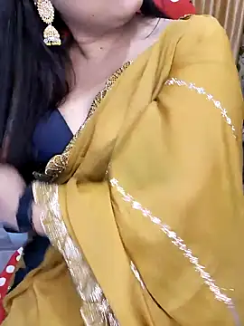 Snapshot of Cute-Raashii chatting on November 26, 2025, 4:40 pm Cute-Raashii online show from November 26, 2025, 4:40 pm