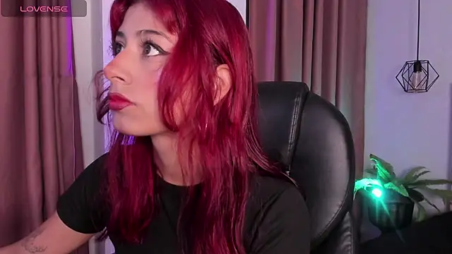 Snapshot of cloe__palmer chatting on March 7, 2025, 12:01 pm cloe palmer online show from March 7, 2025, 12:01 pm