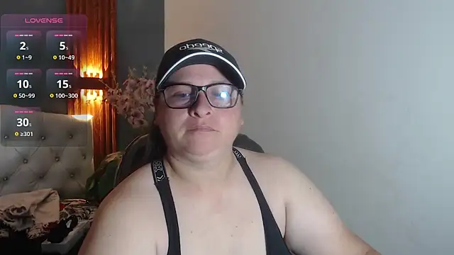 Snapshot of katty_femdom chatting on April 5, 2026, 10:44 am katty femdom online show from April 5, 2026, 10:44 am