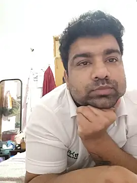 Snapshot of L9vefromAkhil chatting on February 12, 2026, 6:40 pm L9vefromAkhil online show from February 12, 2026, 6:40 pm