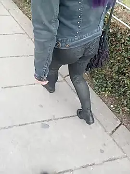 Snapshot of sophie_banger chatting on December 15, 2025, 6:58 pm sophie banger online show from December 15, 2025, 6:58 pm