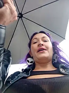 Snapshot of sophie_banger chatting on November 15, 2025, 7:18 pm sophie banger online show from November 15, 2025, 7:18 pm