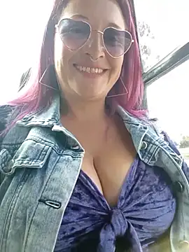 Snapshot of sophie_banger chatting on May 25, 2026, 8:29 pm sophie banger online show from May 25, 2026, 8:29 pm