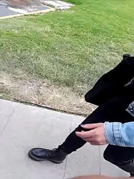 Snapshot of sophie_banger chatting on November 6, 2025, 5:06 pm sophie banger online show from November 6, 2025, 5:06 pm