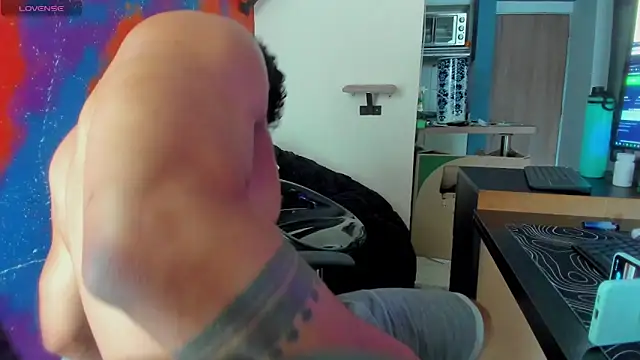 leondevereda online show from October 1, 2025, 7:18 pm