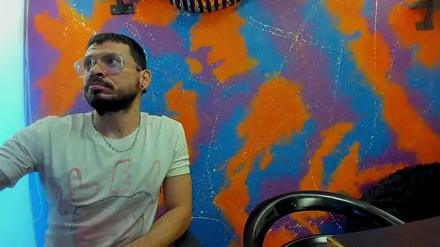 leondevereda online show from September 18, 2025, 10:13 pm