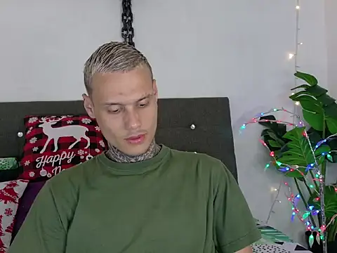 Snapshot of fucking_sinner chatting on December 2, 2025, 2:23 am fucking sinner online show from December 2, 2025, 2:23 am