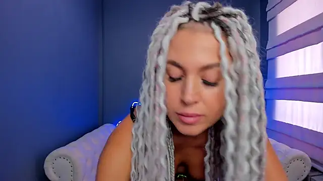 rock n roxy online show from March 11, 2025, 5:02 am