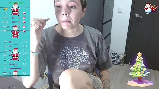 TRIXIE TANG28 online show from December 30, 2024, 2:31 am