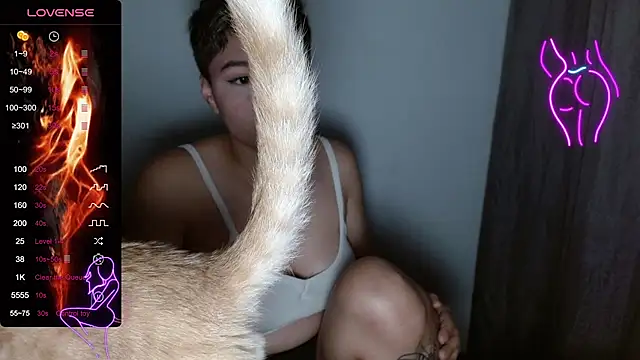 TRIXIE TANG28 online show from February 22, 2025, 11:03 pm