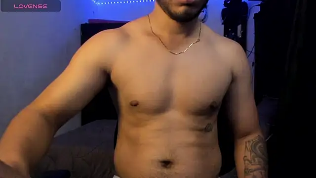 Snapshot of maxximus_100 chatting on November 12, 2025, 8:45 pm maxximus 100 online show from November 12, 2025, 8:45 pm