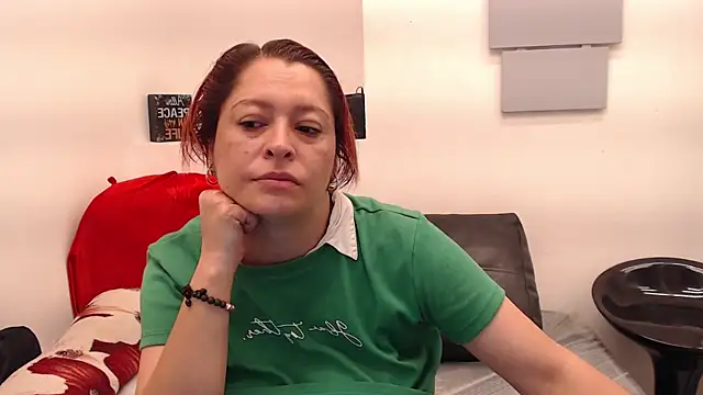 Snapshot of eva_twiss chatting on May 1, 2026, 12:10 pm eva twiss online show from May 1, 2026, 12:10 pm