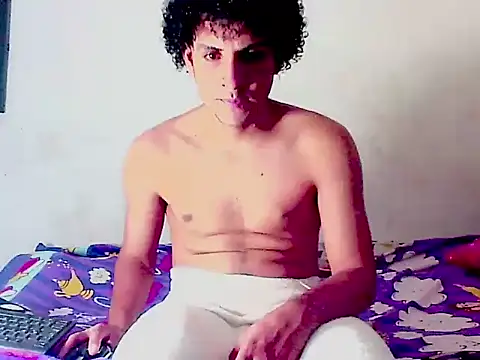 maick5- online show from October 7, 2025, 4:46 am