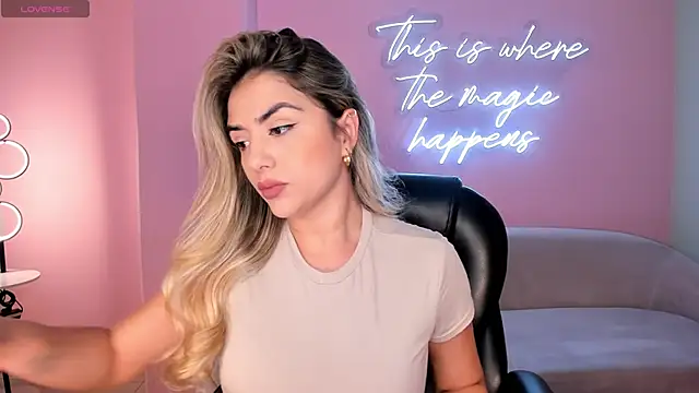 Snapshot of ChloePreston_ chatting on March 18, 2026, 11:46 am ChloePreston online show from March 18, 2026, 11:46 am