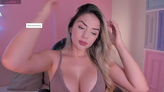 Snapshot of ChloePreston_ chatting on May 17, 2026, 11:21 am ChloePreston online show from May 17, 2026, 11:21 am