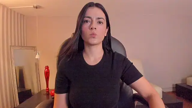 Snapshot of BellaClaiir chatting on December 1, 2025, 3:13 pm BellaClaiir online show from December 1, 2025, 3:13 pm