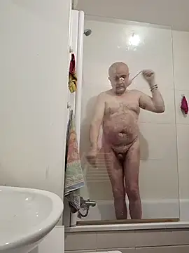 Snapshot of Bretoncool chatting on April 13, 2026, 7:12 am Bretoncool online show from April 13, 2026, 7:12 am