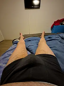 Snapshot of Bretoncool chatting on April 14, 2026, 4:50 am Bretoncool online show from April 14, 2026, 4:50 am