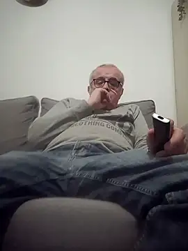 Snapshot of Bretoncool chatting on March 11, 2026, 5:12 am Bretoncool online show from March 11, 2026, 5:12 am