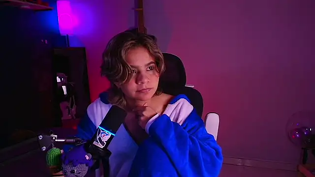 marlena3312 online show from March 27, 2026, 1:45 pm