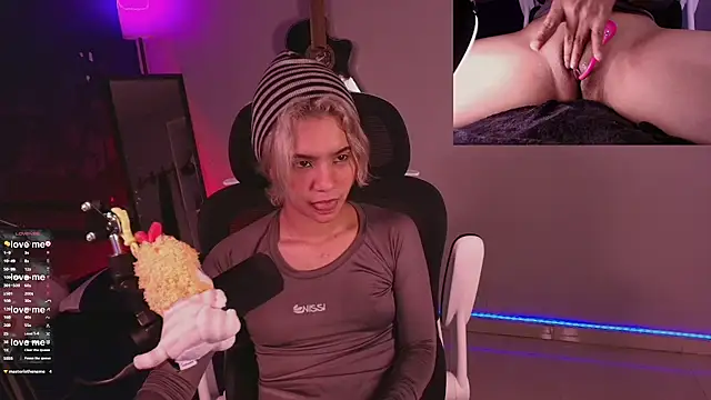 marlena3312 online show from November 27, 2025, 3:01 pm