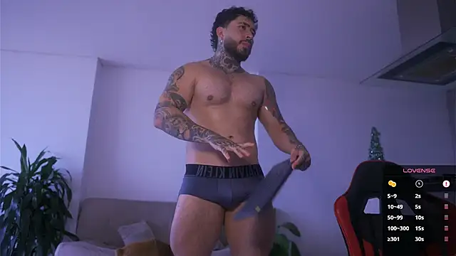 Snapshot of LeoSalvatore_ chatting on February 22, 2026, 10:55 pm LeoSalvatore online show from February 22, 2026, 10:55 pm