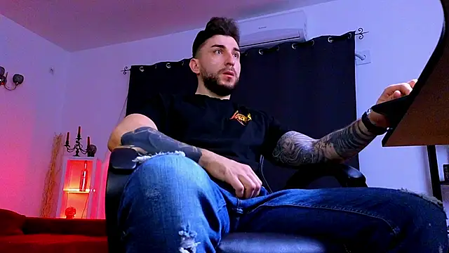 MightyAaron66 online show from April 1, 2026, 2:24 am