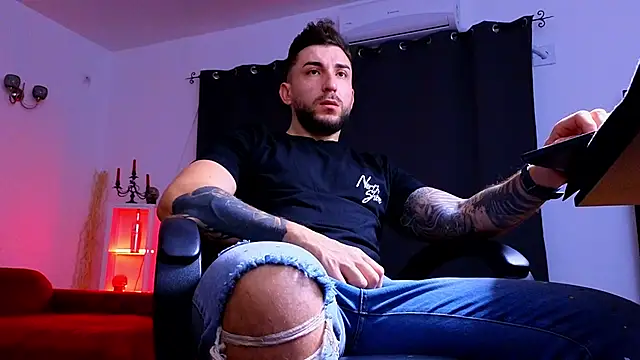 Snapshot of MightyAaron66 chatting on October 26, 2025, 4:57 am MightyAaron66 online show from October 26, 2025, 4:57 am