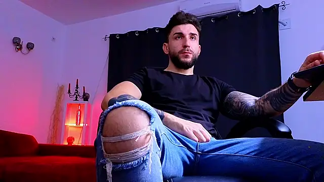 Snapshot of MightyAaron66 chatting on November 18, 2025, 3:26 pm MightyAaron66 online show from November 18, 2025, 3:26 pm