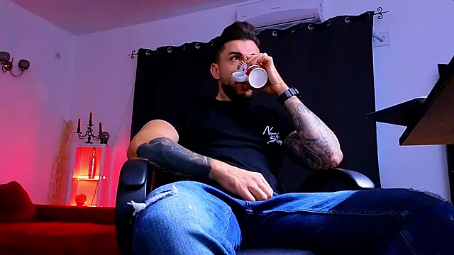 Snapshot of MightyAaron66 chatting on September 22, 2025, 4:07 am MightyAaron66 online show from September 22, 2025, 4:07 am