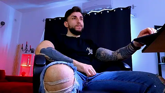 MightyAaron66 online show from February 18, 2026, 8:33 am