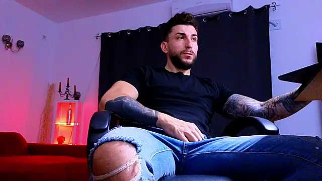 Snapshot of MightyAaron66 chatting on November 15, 2025, 4:49 am MightyAaron66 online show from November 15, 2025, 4:49 am