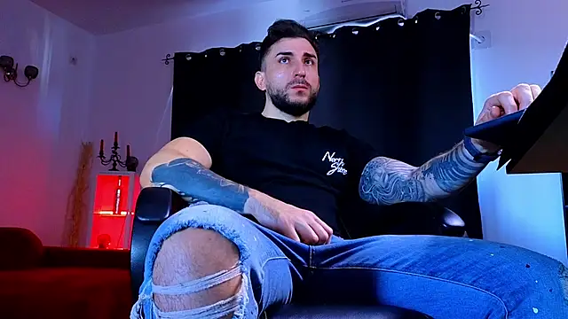 Snapshot of MightyAaron66 chatting on October 28, 2025, 10:03 am MightyAaron66 online show from October 28, 2025, 10:03 am