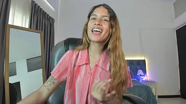 Snapshot of Tamy_edwards chatting on December 16, 2025, 8:24 pm Tamy edwards online show from December 16, 2025, 8:24 pm