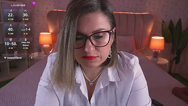 KiraRoxx online show from February 4, 2026, 6:58 pm