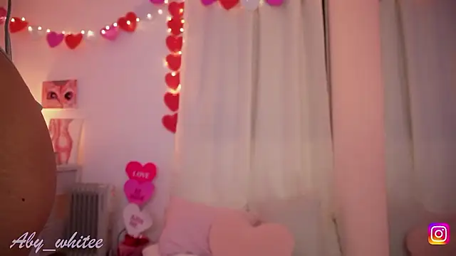 Snapshot of AbyWhitee chatting on March 16, 2026, 6:17 am AbyWhitee online show from March 16, 2026, 6:17 am