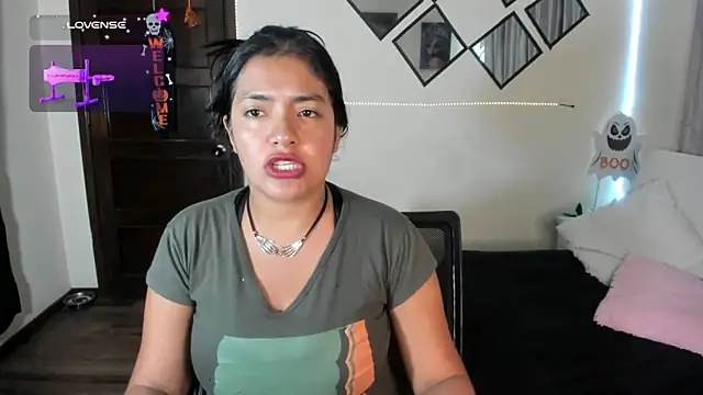 Snapshot of arianithaxox chatting on November 8, 2025, 8:40 am arianithaxox online show from November 8, 2025, 8:40 am