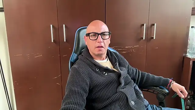 alanan881 online show from December 5, 2025, 6:17 pm