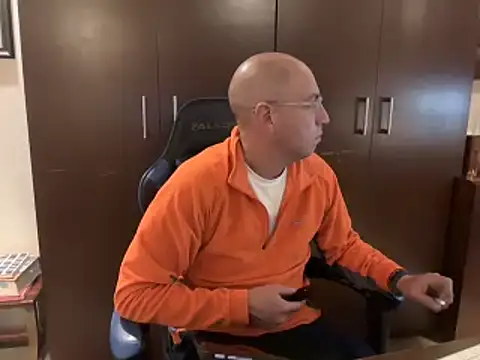 alanan881 online show from February 27, 2025, 1:30 am