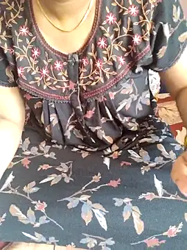 Snapshot of samitasharma chatting on May 17, 2026, 7:19 am samitasharma online show from May 17, 2026, 7:19 am